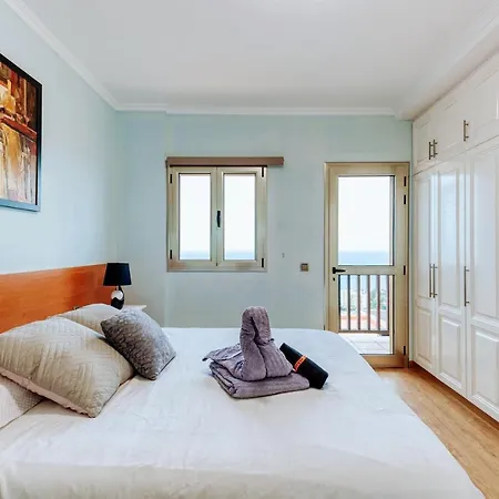 Luxury 5 Star Violetta With Amazing Sea View, Jacuzzi And Heated Pool Willa
