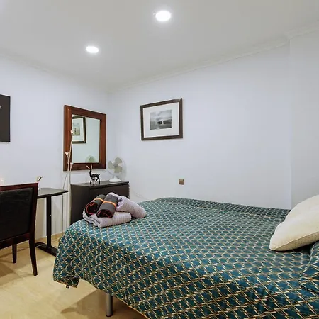 Luxury 5 Star Violetta With Amazing Sea View, Jacuzzi And Heated Pool